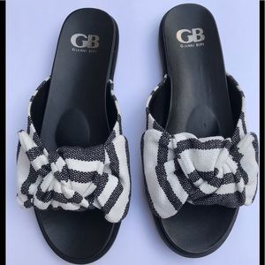 GIANNI BINI WOMEN’S BLACK/WHITE SLIDE SANDALS